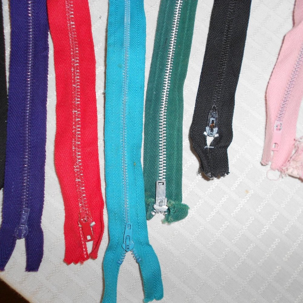 Vtg. Metal Zippers Crafting NOS Lot 8 Multi Sizes